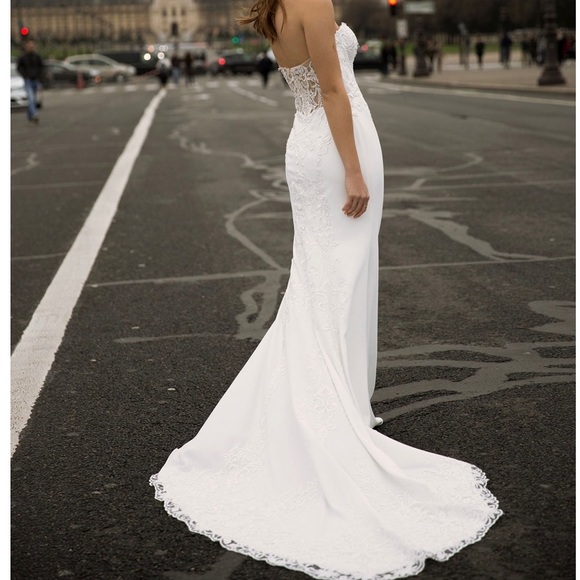 MUST GO! Open to offers - Madi Lane Freya Gown - Picture 2 of 11